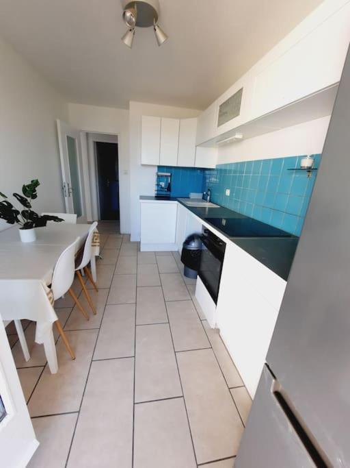 Logement Dans Residence - A 10 Km Du Centre Ville Et A 5 Minute Du Parlement Europeen Avec Parking Gratuit Hoenheim Esterno foto