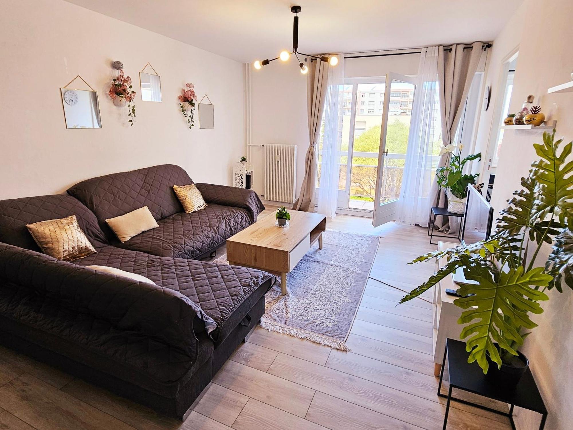 Logement Dans Residence - A 10 Km Du Centre Ville Et A 5 Minute Du Parlement Europeen Avec Parking Gratuit Hoenheim Esterno foto
